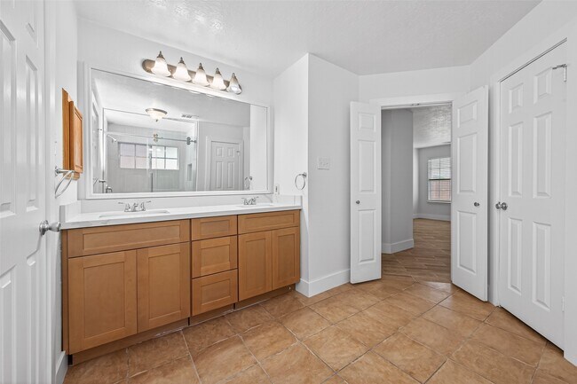 Building Photo - 18822 Yaupon Trail