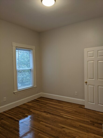 Building Photo - 185 Green St