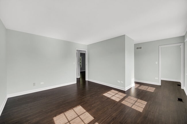 Building Photo - 242 Stafford Dr