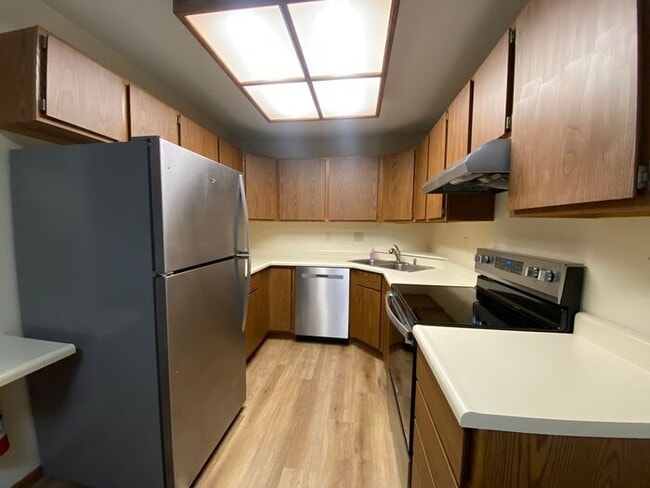Building Photo - $850 | 2 Bedroom, 1 Bathroom Apartment | No Pets | Available for a February 23rd Move In!*