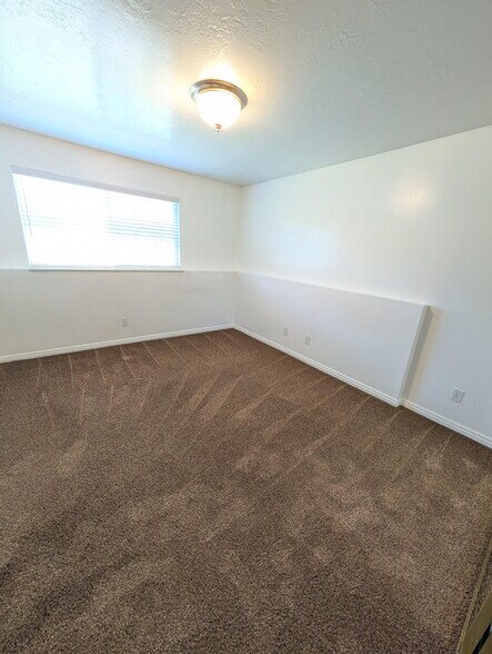 Building Photo - 361 E 1420 S