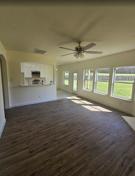 Building Photo - 10421 Trevino Ln