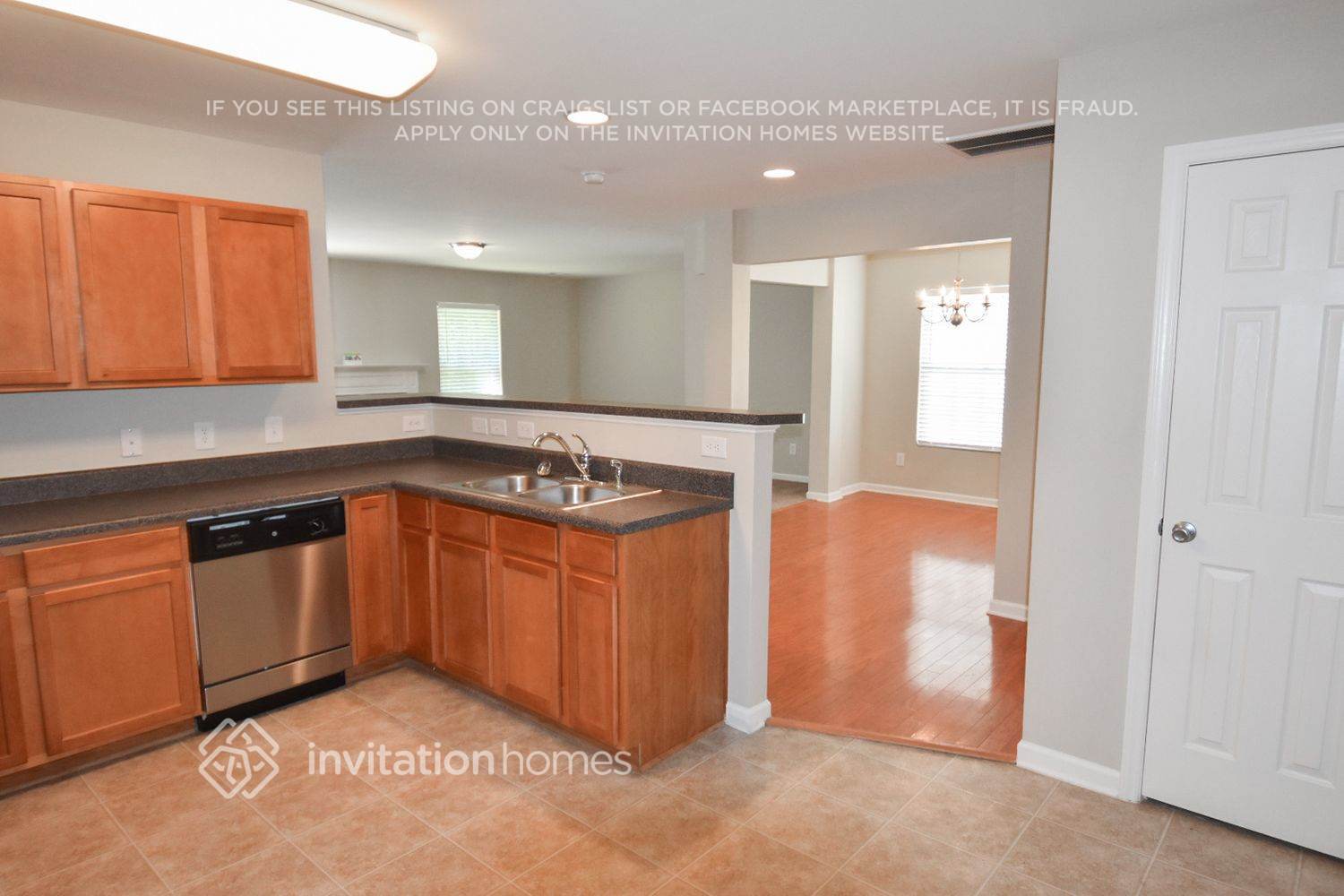 Building Photo - 3714 Horseshoe Farm St