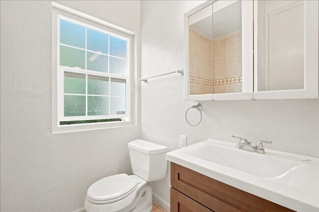 Building Photo - 3123 San Rafael Ct