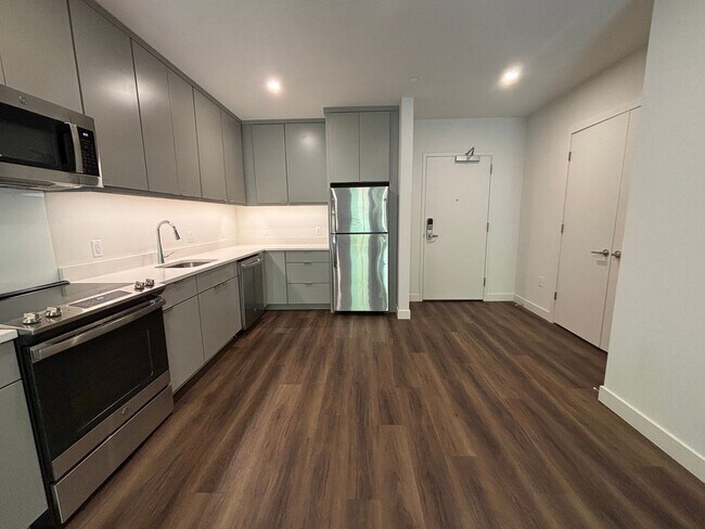 Building Photo - Bright South Corner Home with Park Views –...