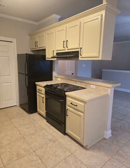 Building Photo - 818 Meadow Bend Dr