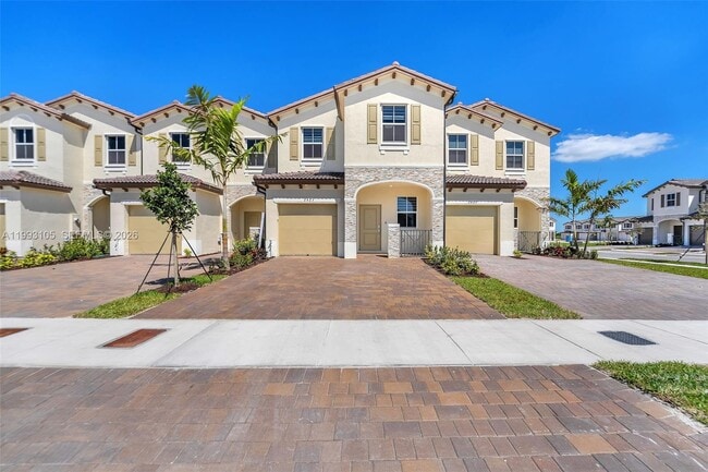 Building Photo - 2425 SE 28th Dr