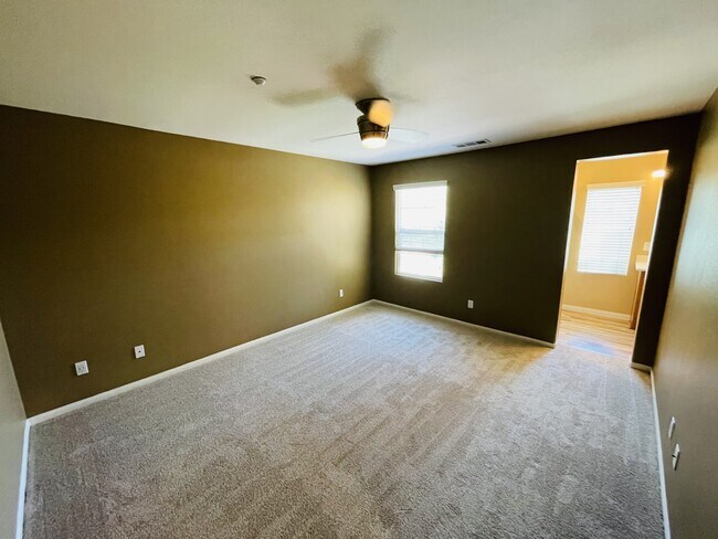 Building Photo - 1351 Isabella Way