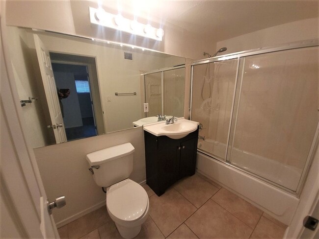 Building Photo - NORTH CENTRAL PHOENIX W/POOL!