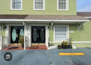 Building Photo - 1003 Universal Rest Pl