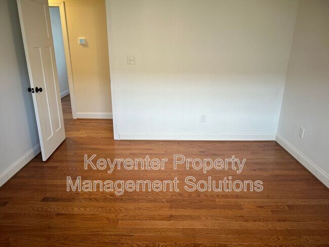 Building Photo - 18 Spring View Dr