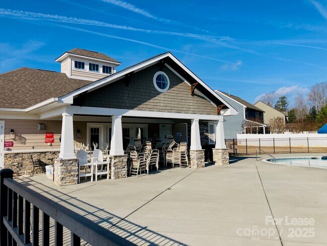 Building Photo - 2473 Seagull Dr