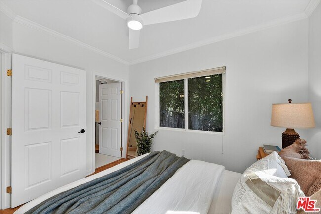 Building Photo - 1515 Rendall Pl