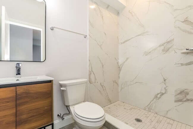 Building Photo - 953 Belmont Ave