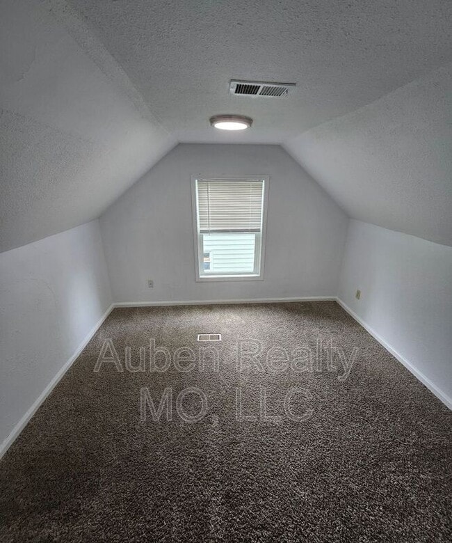 Building Photo - 4630 E 43 Terrace