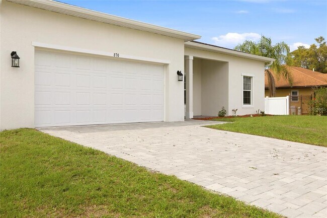 Building Photo - 870 Columbia St