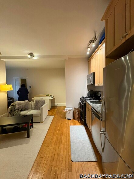 Building Photo - 8 Garrison St