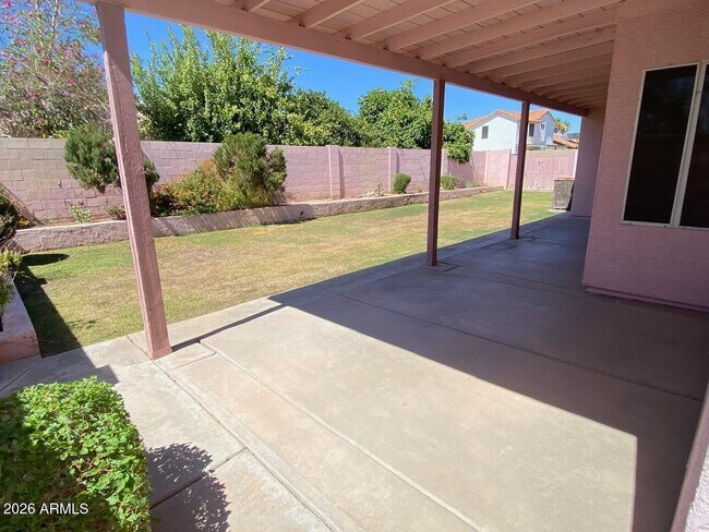 Building Photo - 3358 E Wickieup Ln