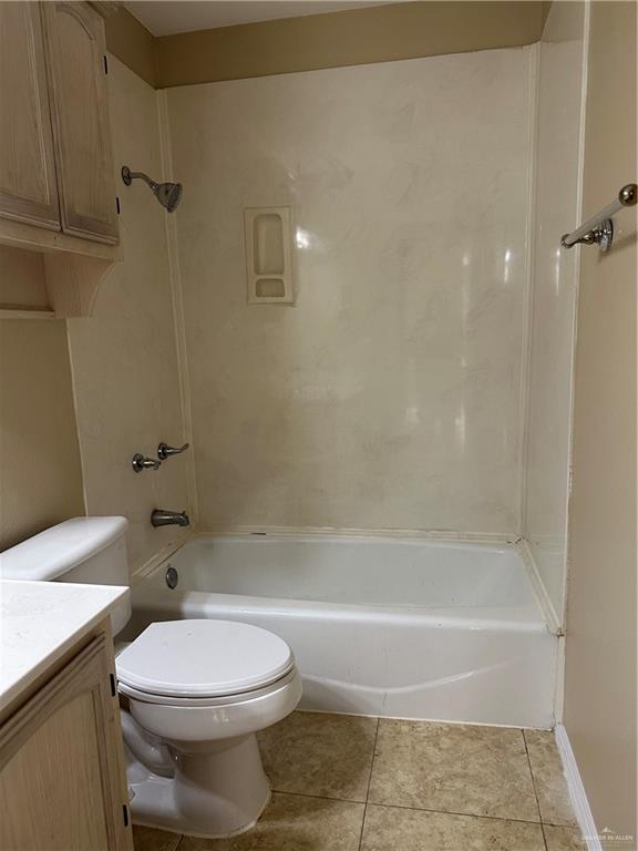 Building Photo - 34 Zuley St