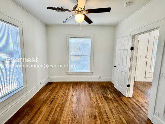 Building Photo - 1516 W Bowen Pl