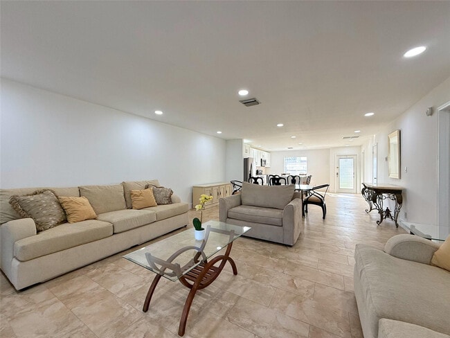 Building Photo - 5093 Privet Pl