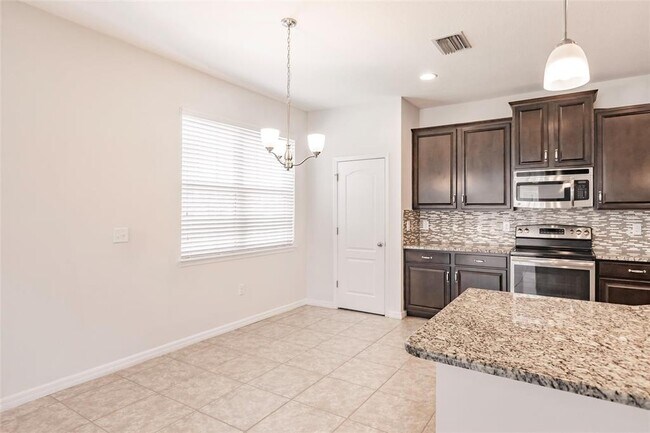 Building Photo - 3215 Oriole Dr