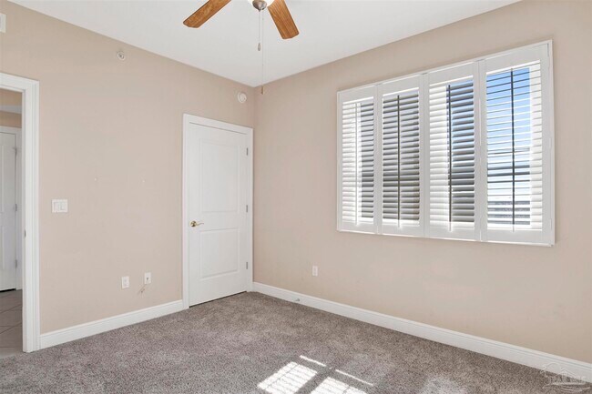 Building Photo - 608 Lost Key Dr