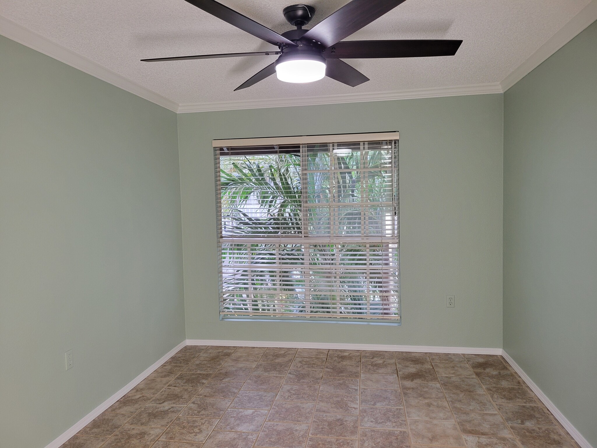 Building Photo - 160 Keonekai Rd