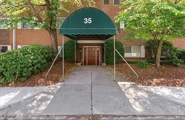 Building Photo - 35 Prospect St