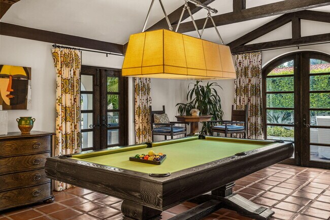 Building Photo - 535 N Belardo Rd