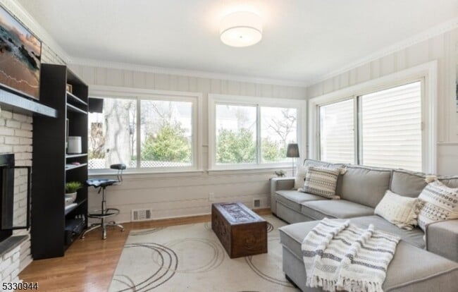 Building Photo - 7 Evergreen Terrace