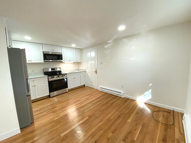 Building Photo - 197 W Wyoming Ave