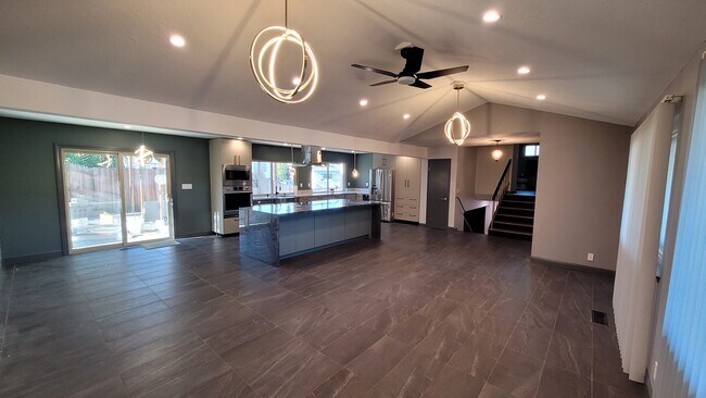 Building Photo - 108 Lexington Dr