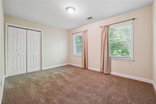 Building Photo - 515 Spring Gate Ln