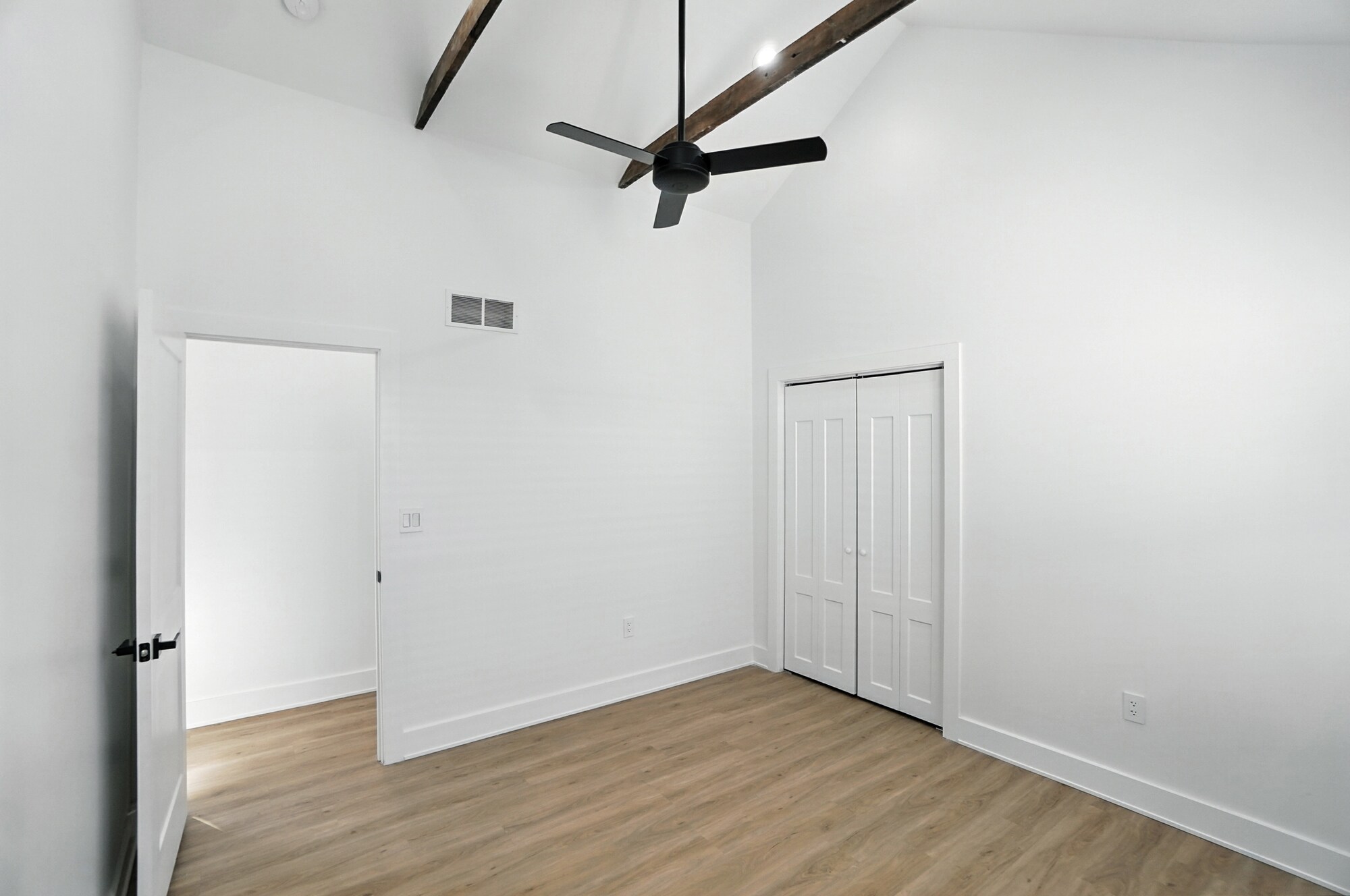 Building Photo - 831 Dayton Ave