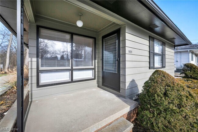 Building Photo - 1171 Jason Ave