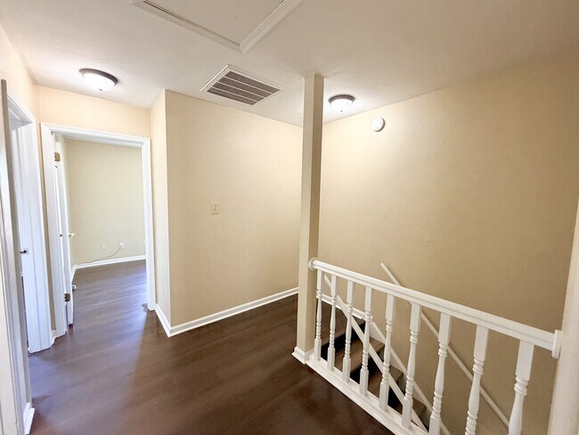 Building Photo - 3937 Seeman Rd