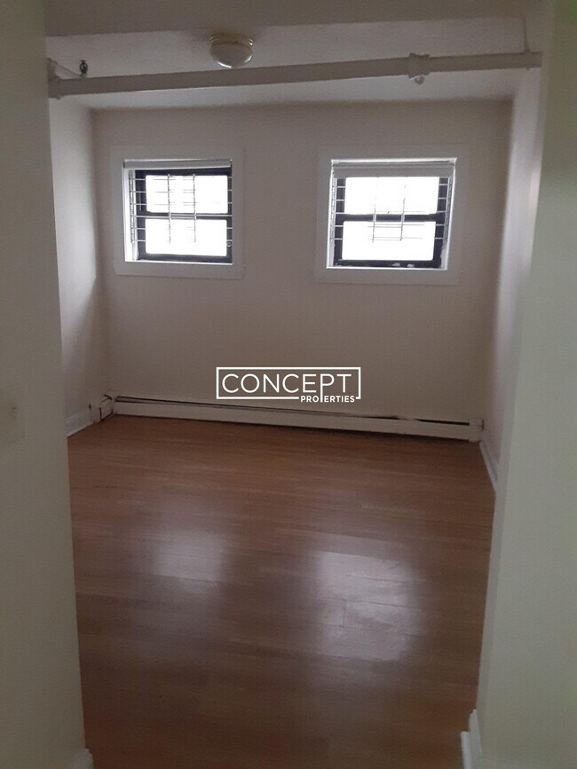 Building Photo - 1131 Commonwealth Ave