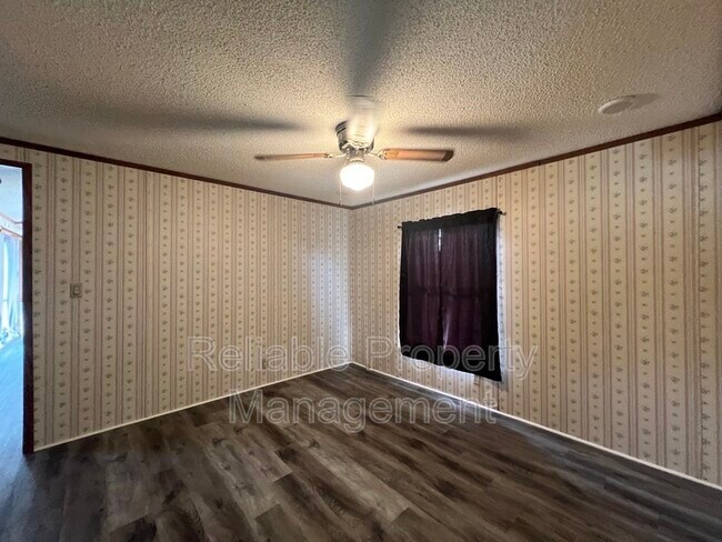 Building Photo - 905 O B J Rd