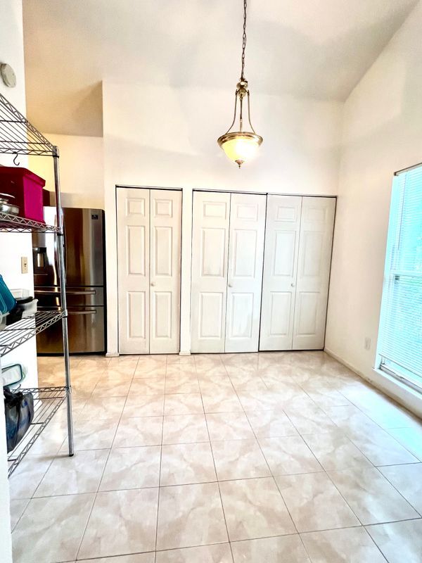Building Photo - 1295 Taylor Oaks Dr
