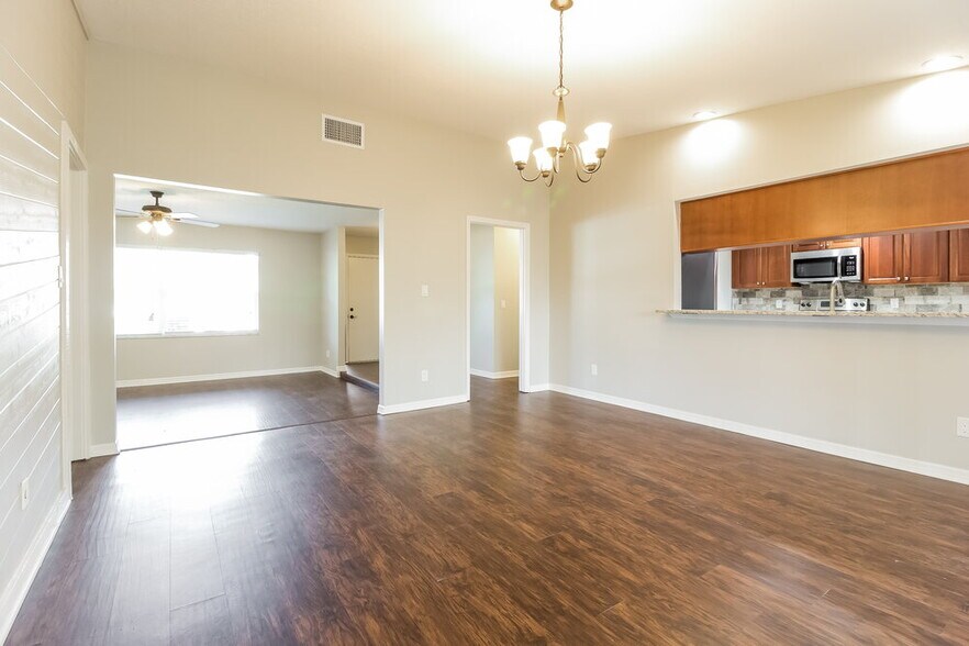 Building Photo - 9334 Buttonwood St