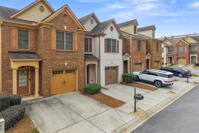Building Photo - 318 Knelston Oak Dr NE