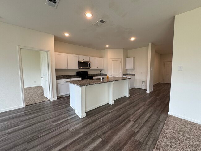 Building Photo - 10341 Castle Lyons Ln