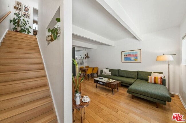 Building Photo - 4040 Grand View Blvd