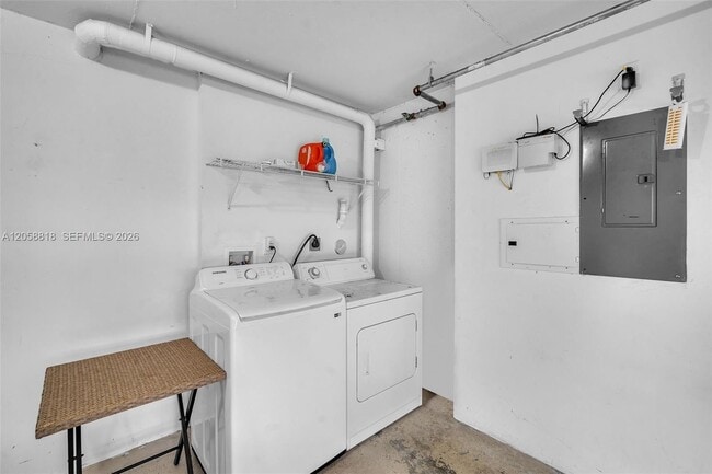 Building Photo - 2845 NE 185th St