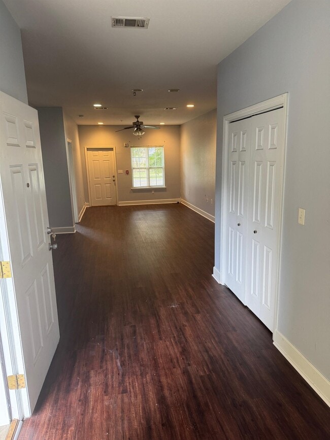 Building Photo - 1846 Belle Vue Way