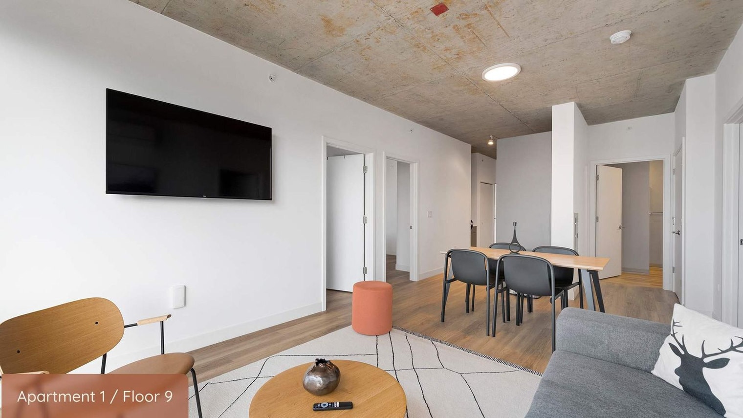 Building Photo - 853 W Blackhawk St