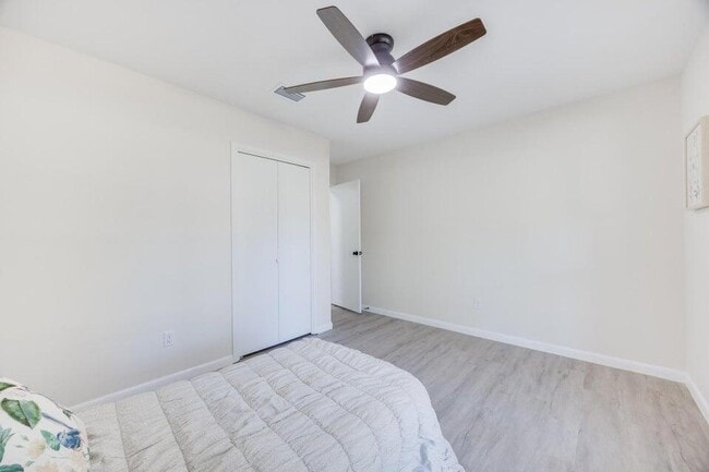 Building Photo - 6089 W Dogwood Dr