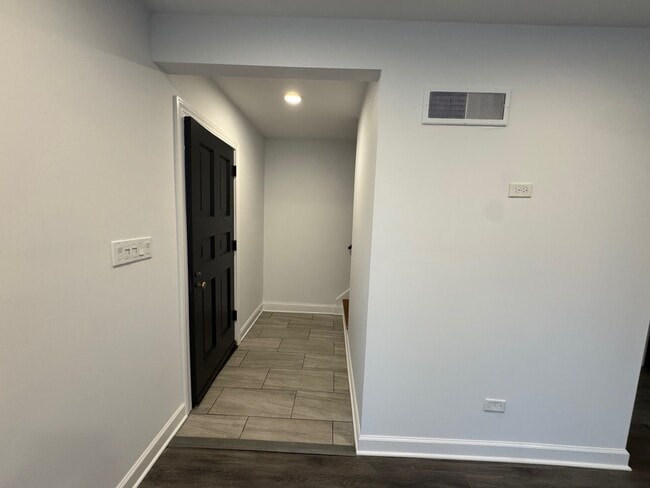 Building Photo - 1892 White St