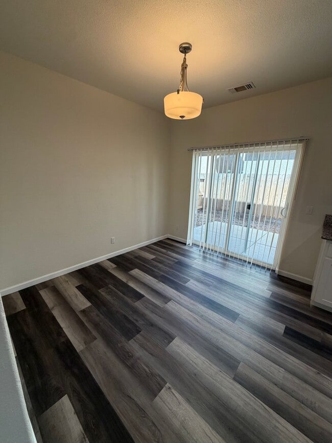 Building Photo - 1327 Belmont Dr
